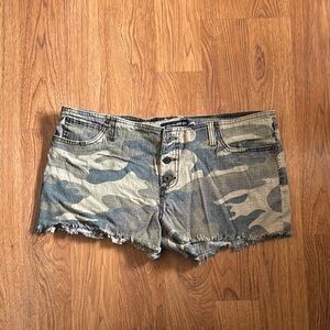 Women’s Camo Jean Shorts